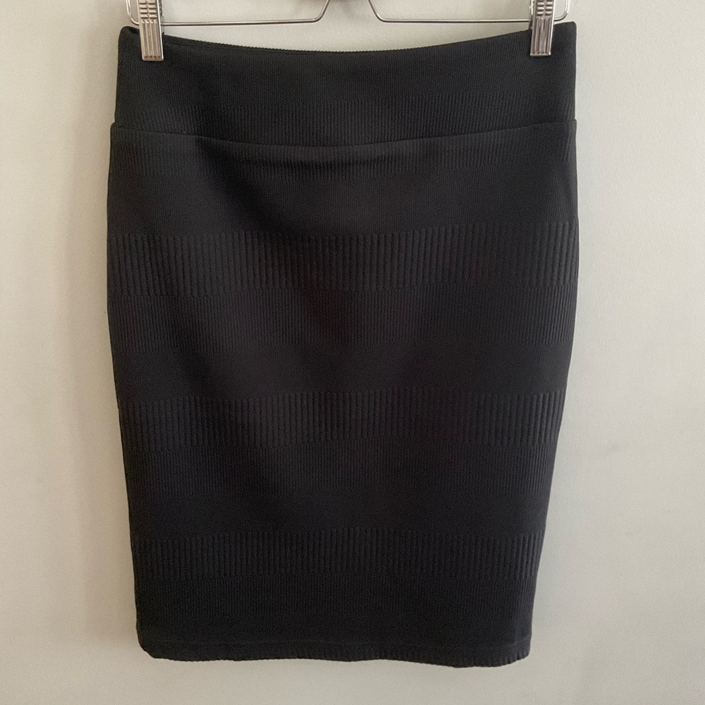 Soho Black Textured Pencil Skirt